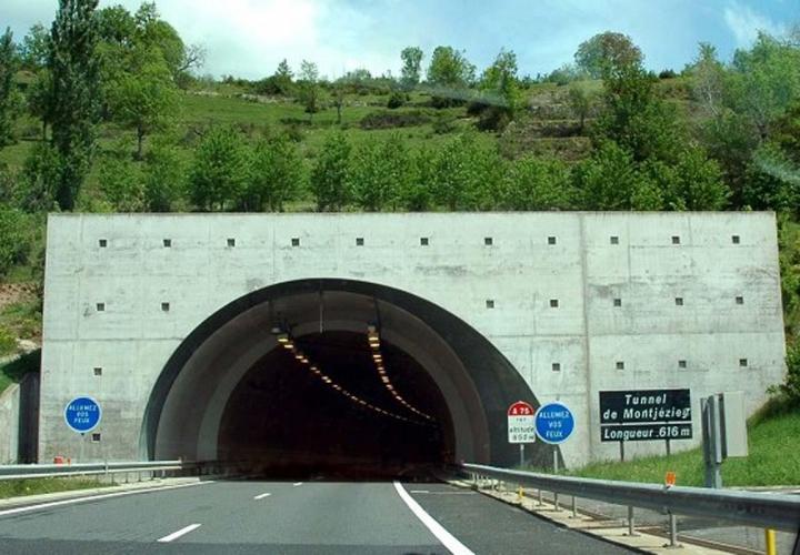 Livraison de blocs de granit pour enrochement Marvejols