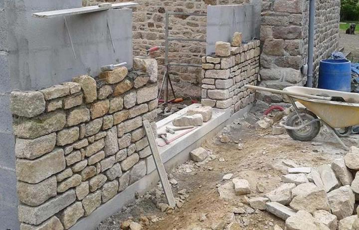 Livraison de blocs de granit pour enrochement Marvejols